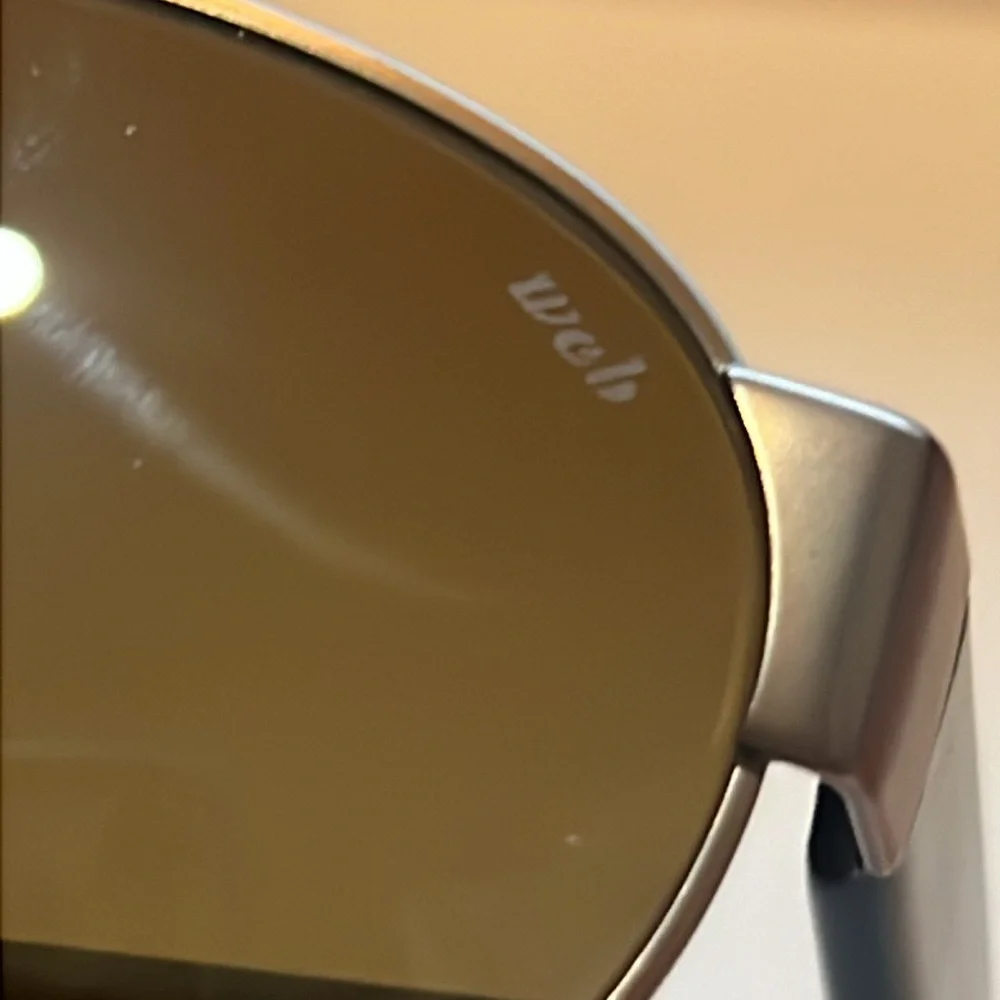 Web brown gold